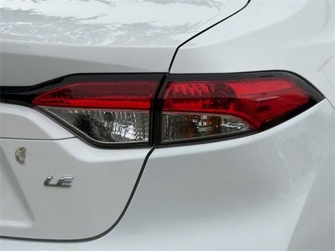 Used 2025 Toyota Corolla LE image 7
