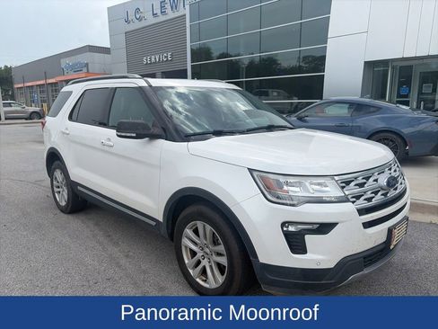 Used 2019 Ford Explorer XLT w/ Equipment Group 202A FWD image 3