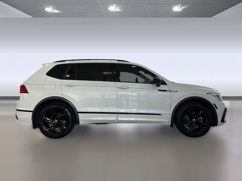 Used 2023 Volkswagen Tiguan SE R-Line FWD image 8