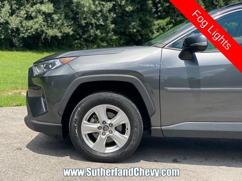Used 2021 Toyota RAV4 XLE AWD/4WD image 10