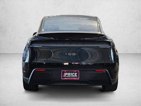 Used 2026 Tesla Model Y 2WD image 7