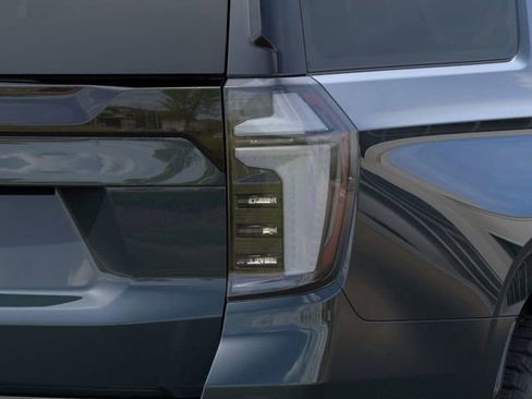 New 2026 Chevrolet Suburban Z71 w/ Comfort Package AWD/4WD image 11