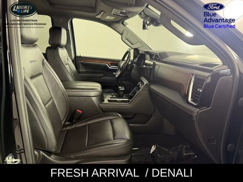 Used 2023 GMC Sierra 1500 Denali w/ Technology Package AWD/4WD image 18