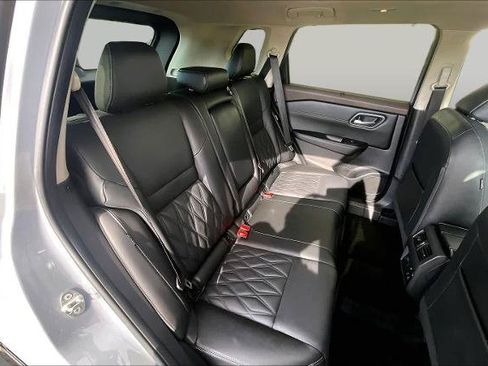 Certified 2023 Nissan Rogue Platinum w/ Platinum Premium Package FWD image 21