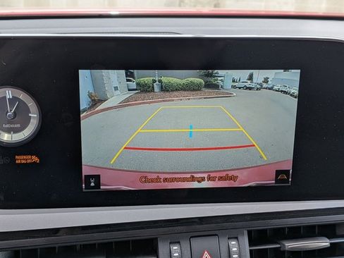 Used 2025 Lexus ES 300h w/ Premium Package FWD image 12