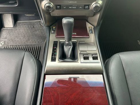 Used 2019 Lexus GX 460 image 24
