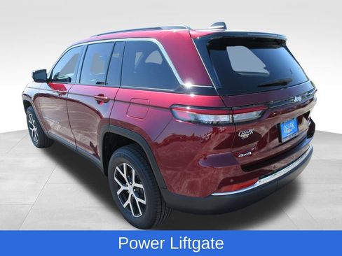 Used 2024 Jeep Grand Cherokee Limited AWD/4WD image 3