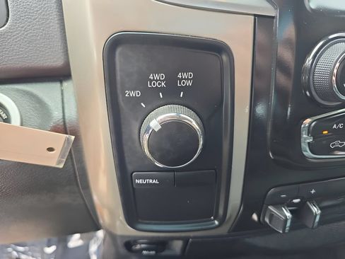 Used 2018 RAM 2500 SLT w/ Luxury Group AWD/4WD image 34