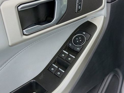 Used 2022 Ford Explorer XLT w/ Equipment Group 202A image 21