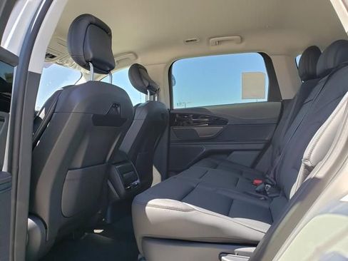 New 2026 Lincoln Nautilus Premier AWD/4WD image 14