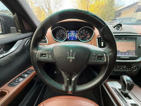 Used 2016 Maserati Ghibli S image 18