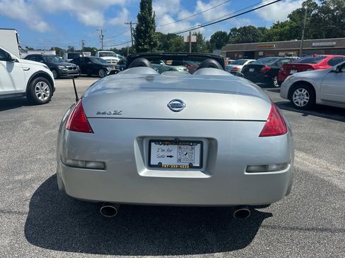 Used 2005 Nissan 350Z Touring image 6