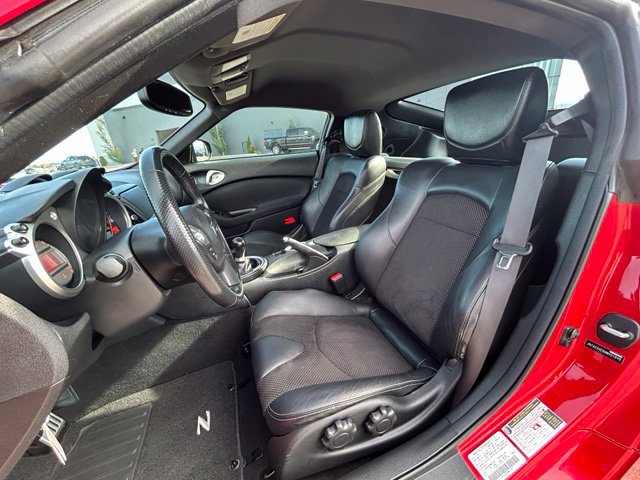 Used 2009 Nissan 370Z Touring RWD image 19