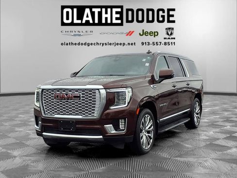 Used 2022 GMC Yukon XL Denali image 1