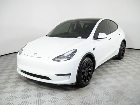 Used 2023 Tesla Model Y Long Range AWD/4WD image 1