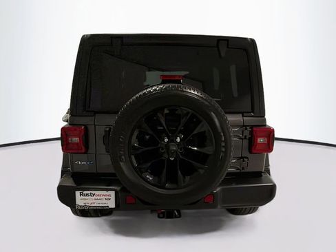 Used 2021 Jeep Wrangler Unlimited Sahara image 6
