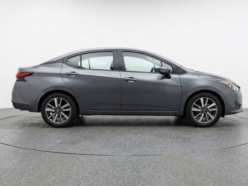 Used 2025 Nissan Versa SV FWD image 11