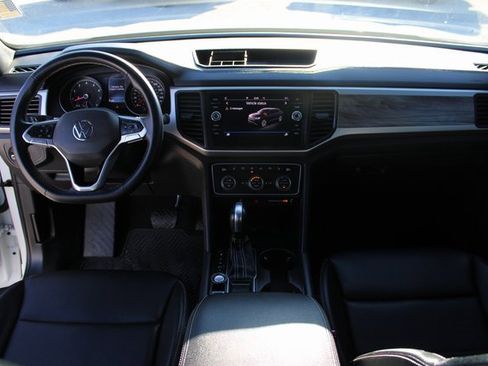 Used 2021 Volkswagen Atlas Cross Sport SE image 18