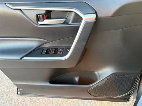 Used 2024 Toyota RAV4 XLE image 17