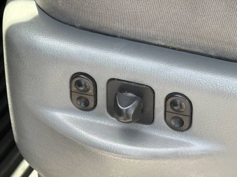 Used 2011 Ford E-350 and Econoline 350 XLT RWD image 9