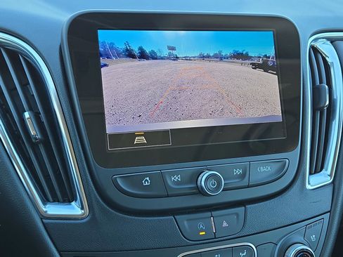 Used 2024 Chevrolet Malibu LT image 27