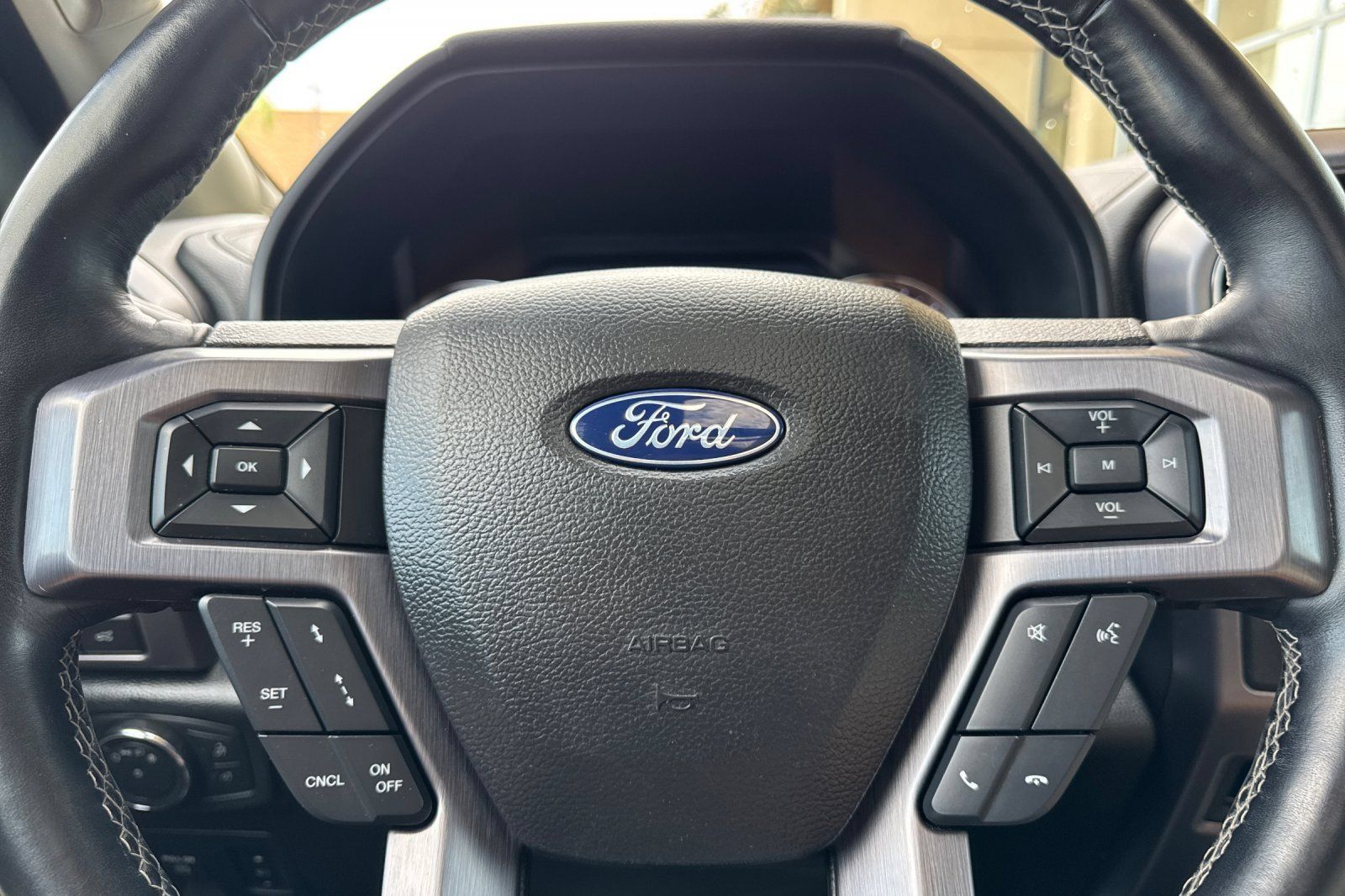Used 2019 Ford Expedition Platinum RWD image 28