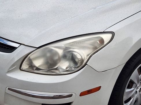 Used 2010 Hyundai Elantra GLS image 4