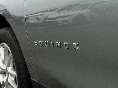 Used 2023 Chevrolet Equinox LT w/ Driver Convenience Package image 2