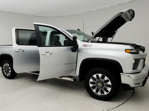 Used 2022 Chevrolet Silverado 2500 LT w/ Convenience Package AWD/4WD image 10