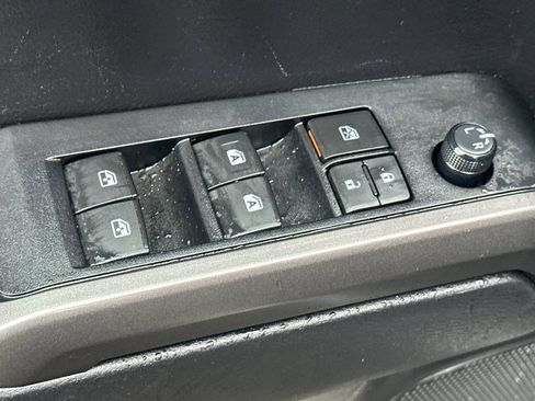 Used 2021 Toyota Tacoma TRD Sport w/ Technology Package image 12