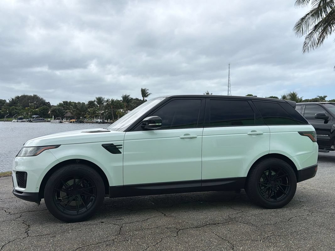 Used 2019 Land Rover Range Rover Sport SE AWD/4WD image 2