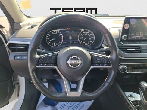 Used 2024 Nissan Altima 2.5 SR FWD image 17