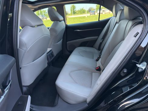 Used 2022 Toyota Camry XSE FWD image 30