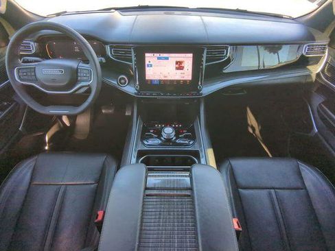 Certified 2022 Jeep Wagoneer Series III image 19