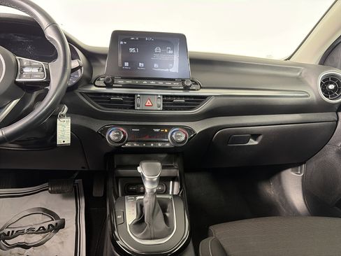 Certified 2019 Kia Forte S image 23