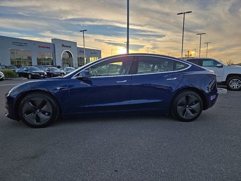 Used 2018 Tesla Model 3 Mid Range image 9