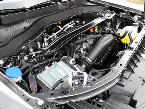 Used 2025 Ford Explorer Platinum w/ LUX Leather Package image 11