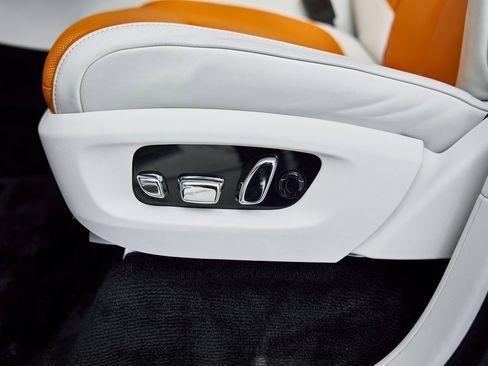 Used 2026 Rolls-Royce Cullinan image 42