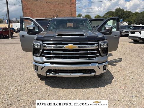 Used 2025 Chevrolet Silverado 2500 LTZ w/ LTZ Plus Package AWD/4WD image 39