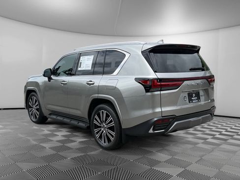 Used 2024 Lexus LX 600 4WD w/ Luxury Package image 3