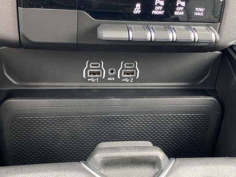 New 2026 RAM 1500 4x4 Crew Cab image 29