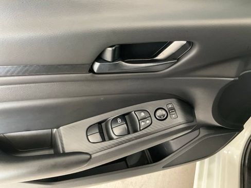 Used 2025 Nissan Altima 2.5 S FWD image 5