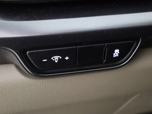 Used 2025 Kia Carnival FWD image 23