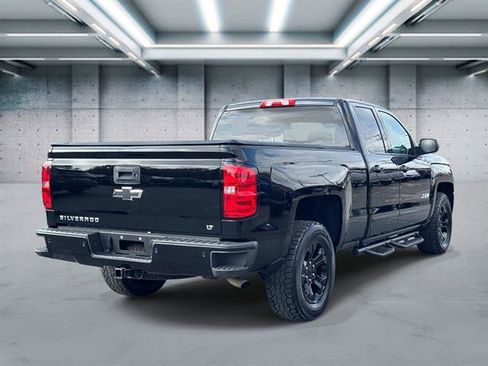 Used 2018 Chevrolet Silverado 1500 LT w/ Midnight Edition image 4