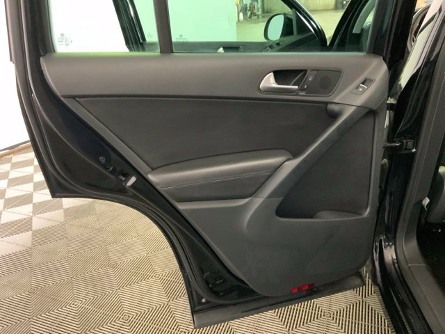 Used 2016 Volkswagen Tiguan SE AWD/4WD image 31