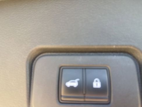 Certified 2022 Nissan Rogue Platinum w/ Head-Up Display Package image 32