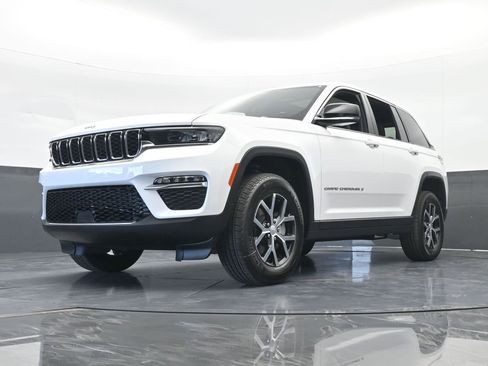 Used 2025 Jeep Grand Cherokee Limited image 50