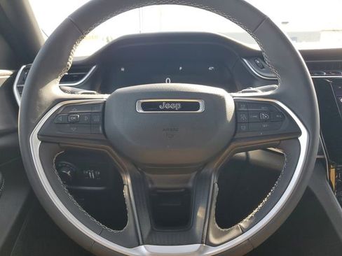 Certified 2025 Jeep Grand Cherokee L Laredo image 25