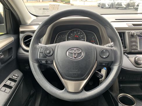 Used 2013 Toyota RAV4 XLE FWD image 18