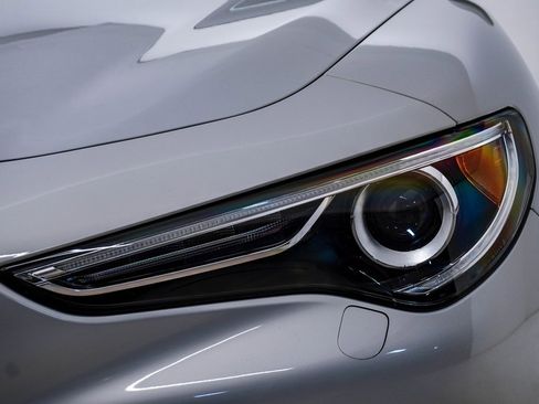 Used 2022 Alfa Romeo Stelvio Ti image 7